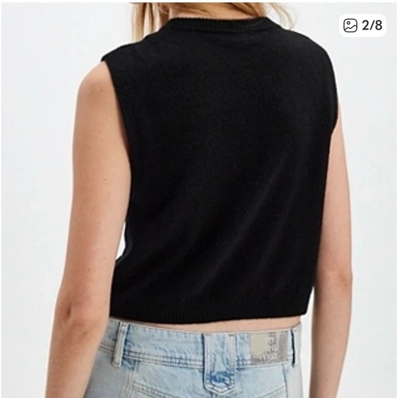 Free People Beatrice 100% Cashmere Vest Y2K Crop
Black Size Medium NWT - Picture 2 of 3